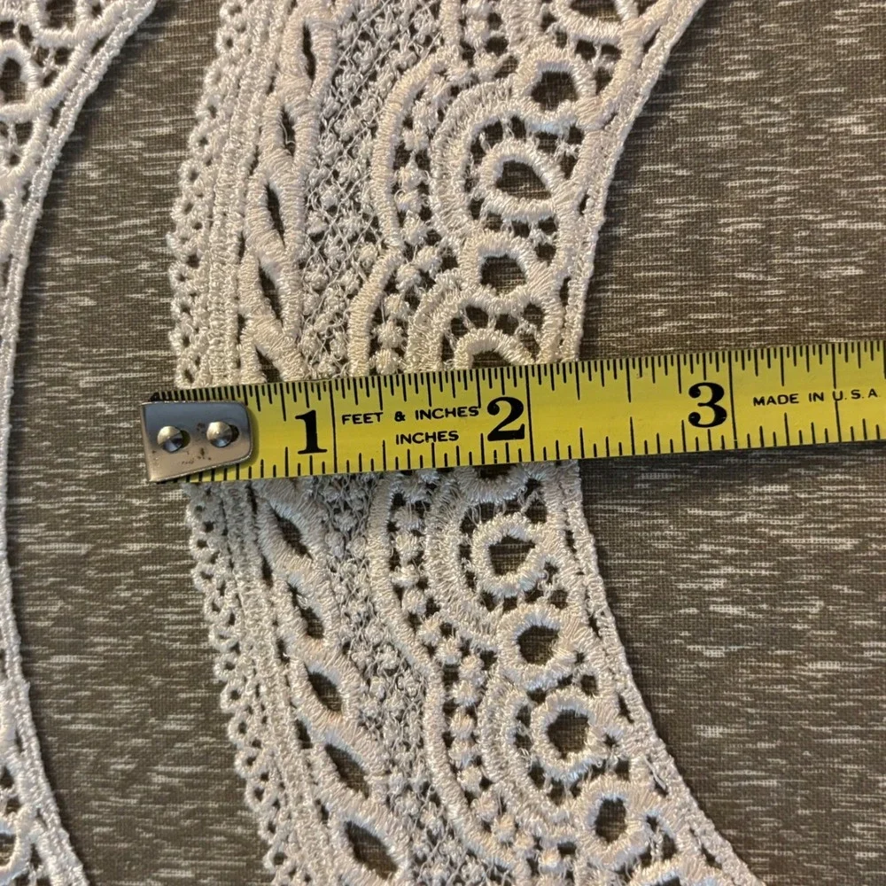 Vintage White Guipure Lace Collar Applique Trim Pair